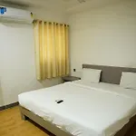Hotel Luxury Resident - Banjara Hills City View With Complimentary Breakfast